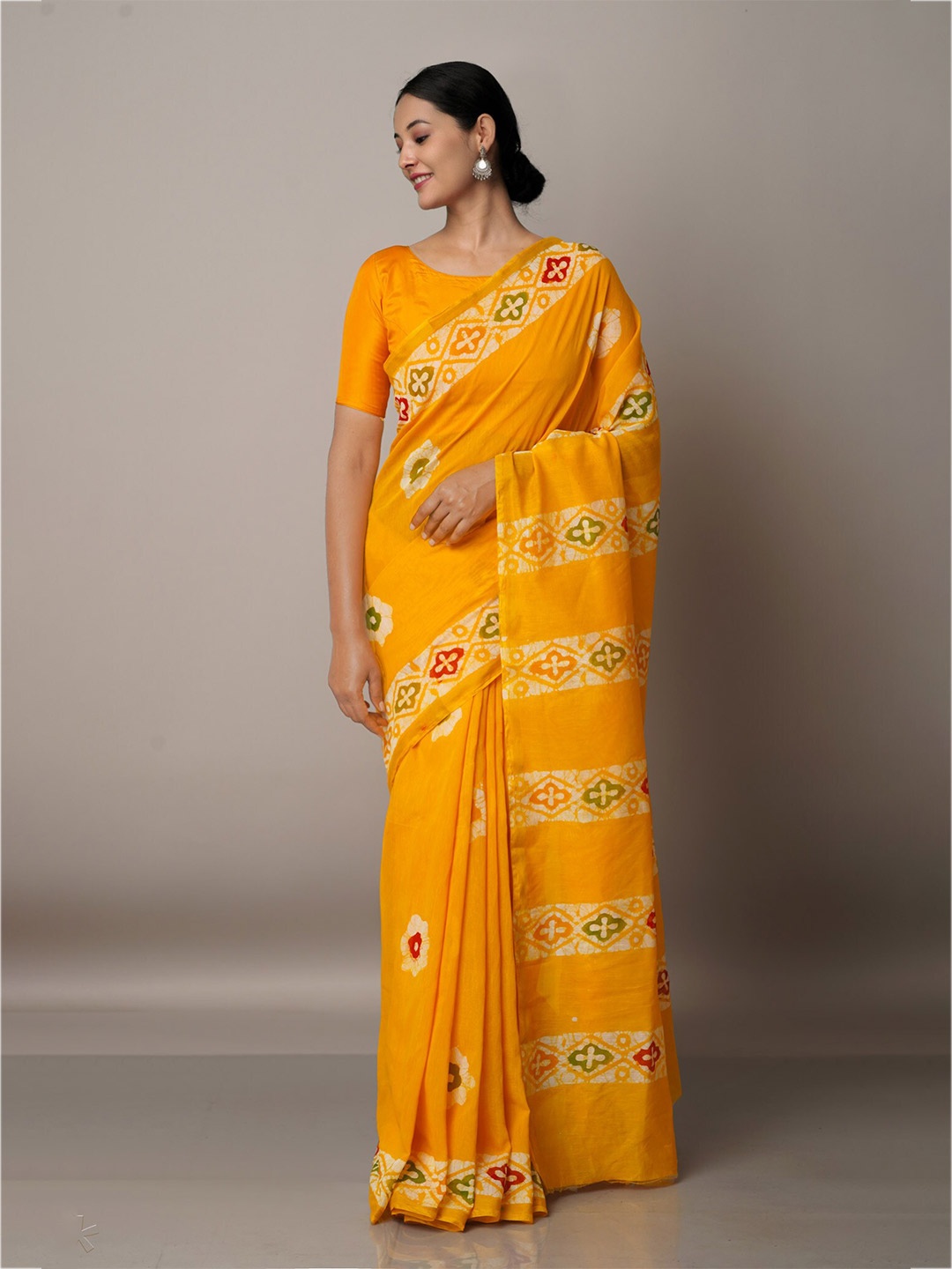 

Unnati Silks Yellow & White Batik Silk Cotton Chanderi Saree