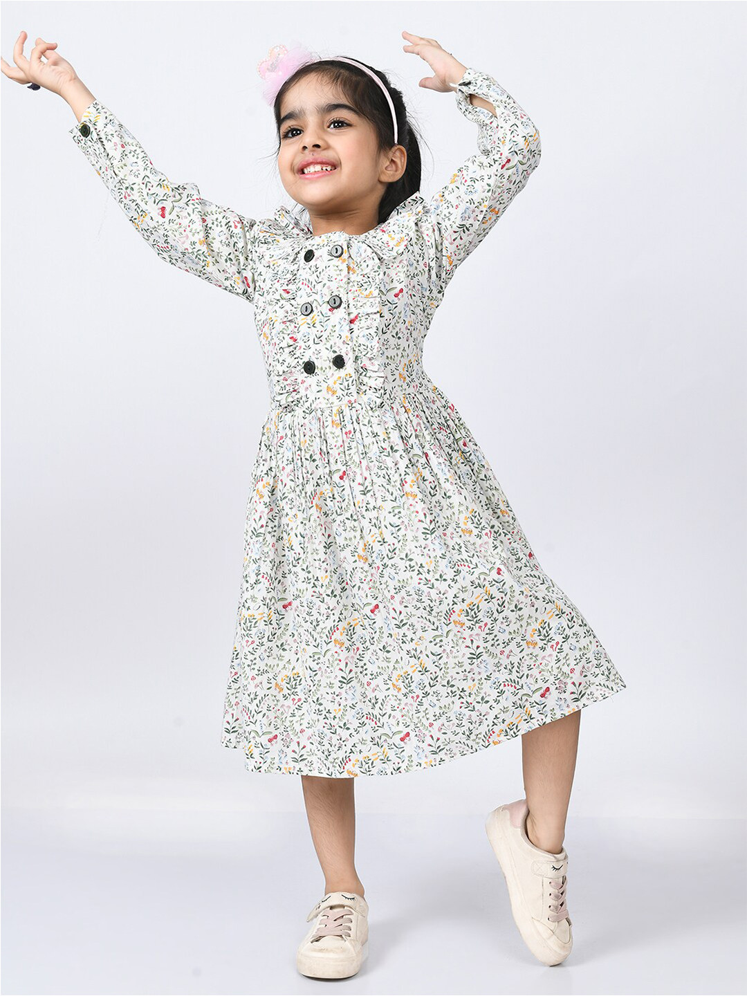 

Bella Moda White Floral Maxi Dress