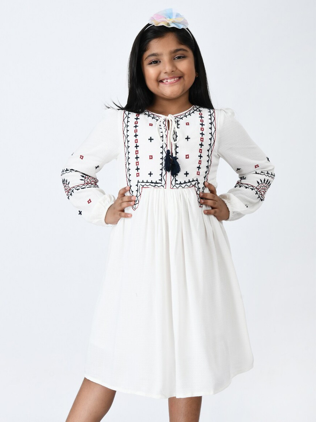 

Bella Moda Girls White Floral Tie-Up Neck Midi Dress