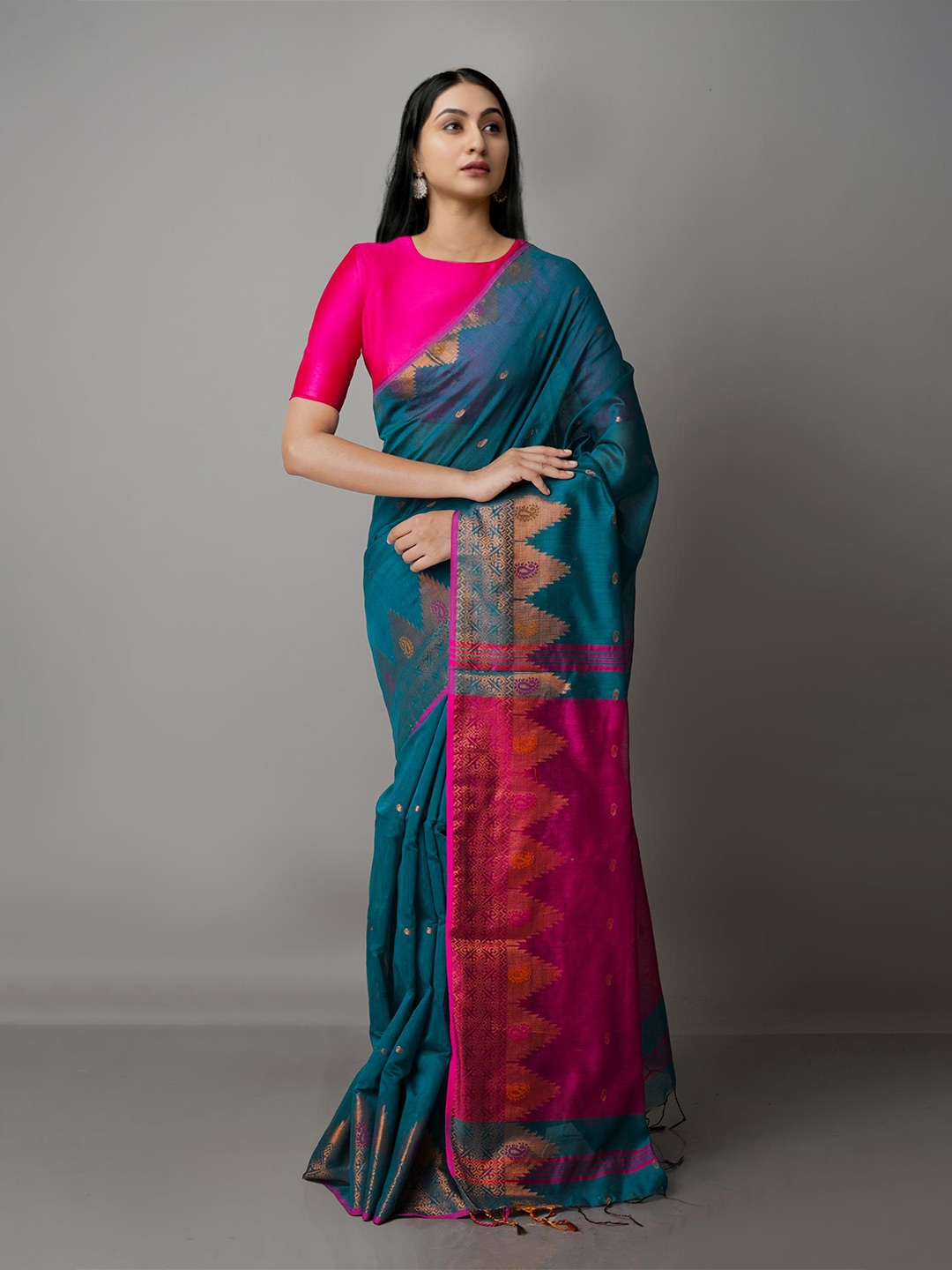 

Unnati Silks Teal & Gold-Toned Woven Design Zari Silk Cotton Jamdani Saree