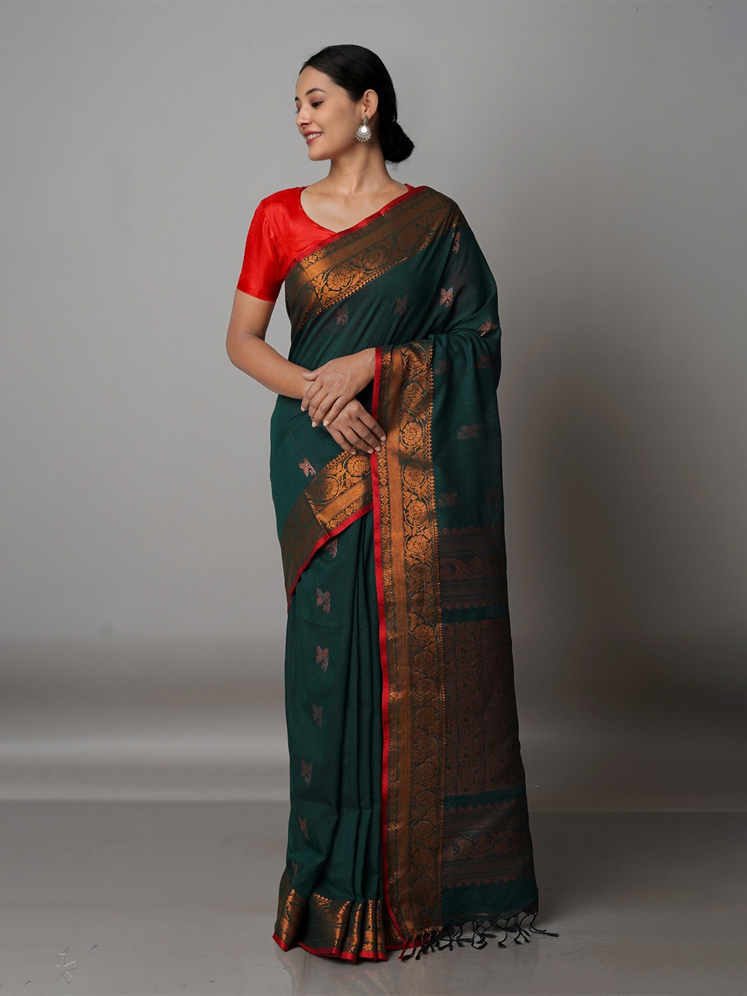 

Unnati Silks Green & Copper-Toned Woven Design Zari Jamdani Saree