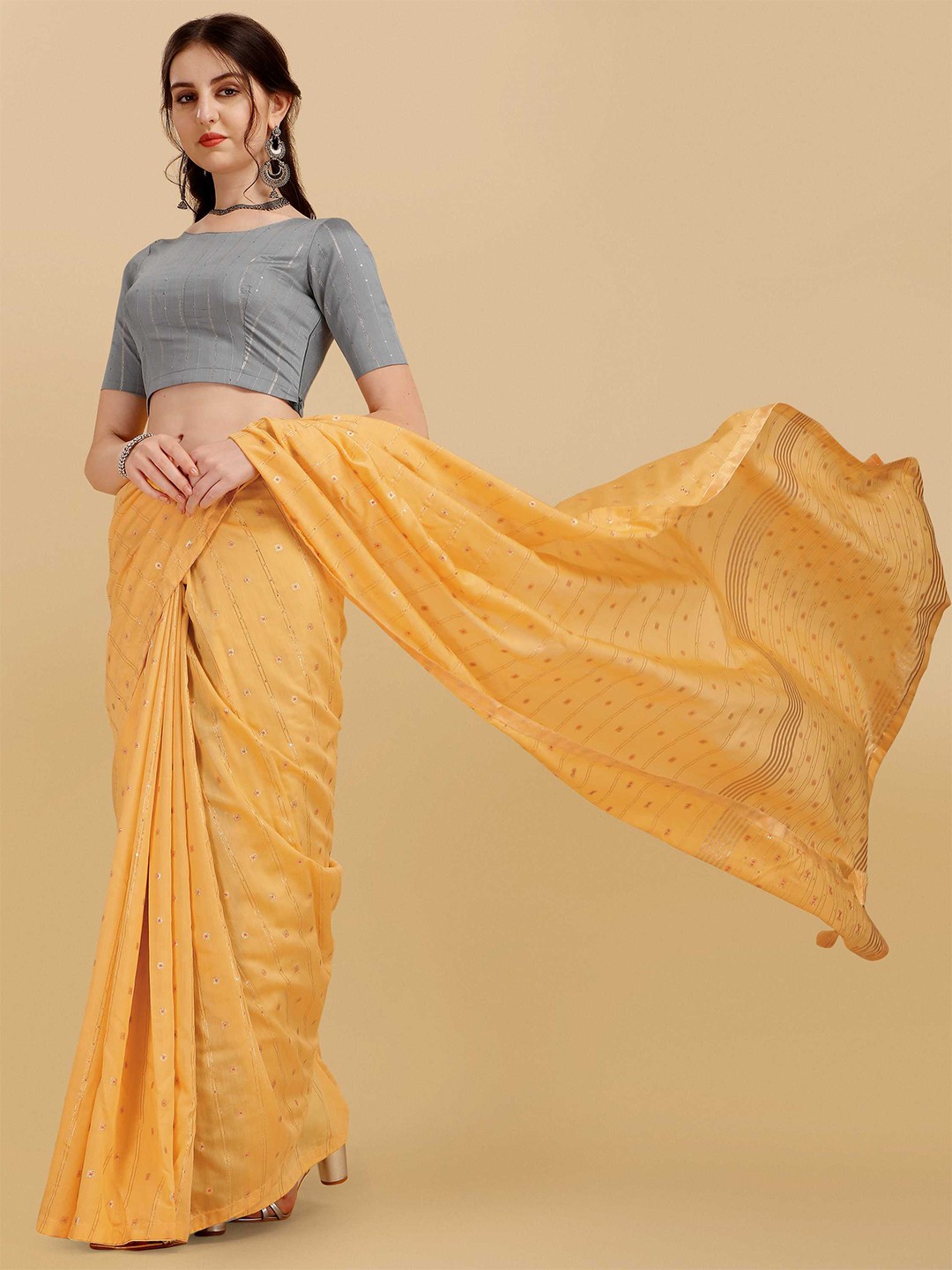 

DUNGRANI Yellow & Gold-Toned Striped Sequinned Saree