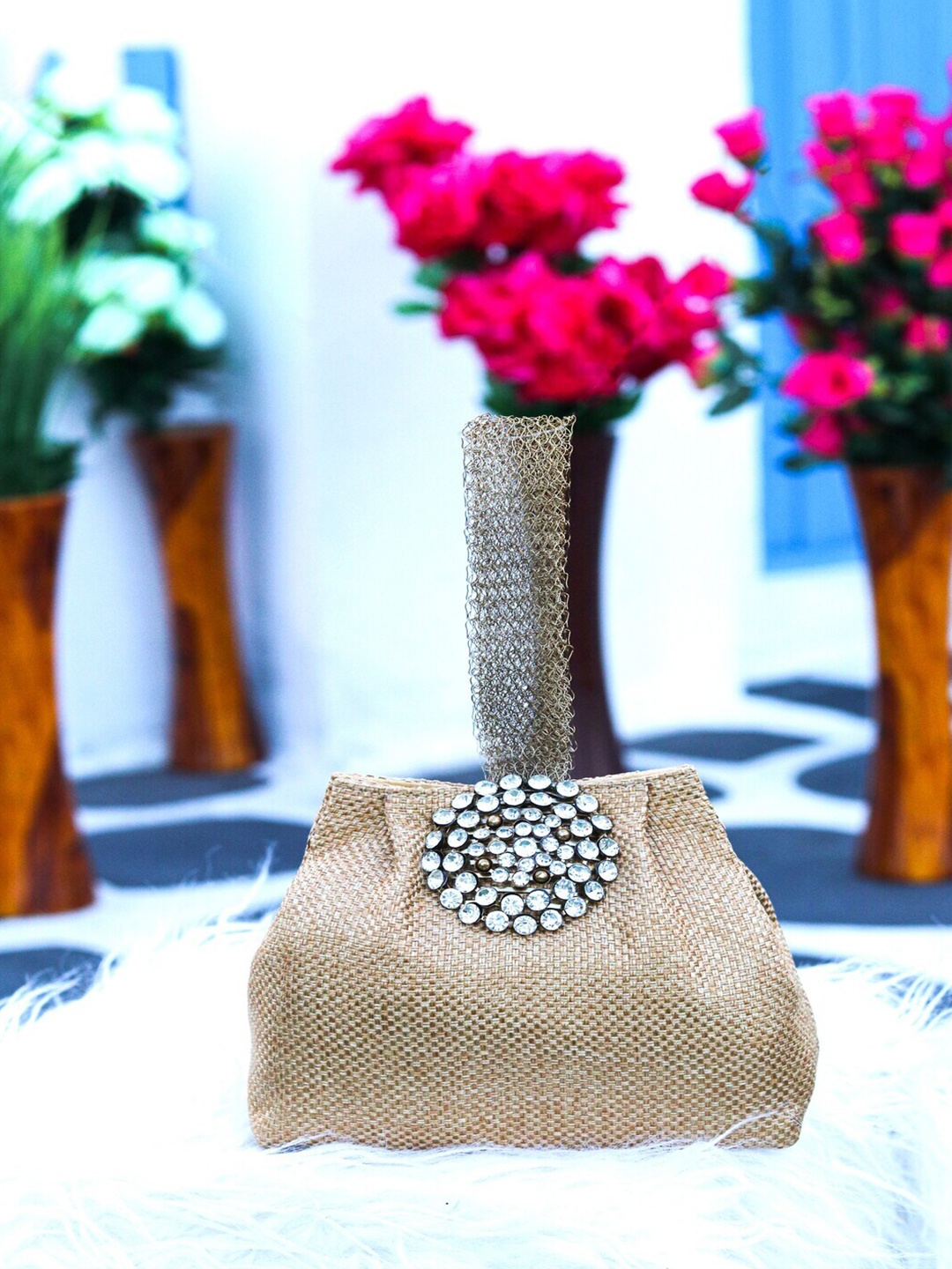 

NR By Nidhi Rathi Women Gold-Toned Embellished Purse Clutch