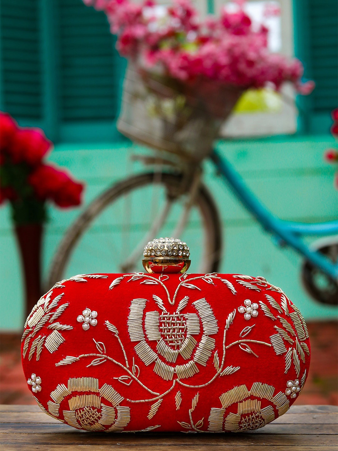 

NR By Nidhi Rathi Women Red & Gold-Toned Embroidered Box Clutch