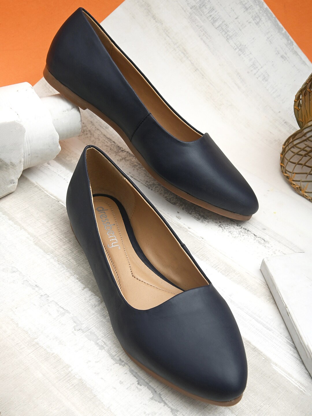 

DressBerry Women Navy Blue Solid Ballerinas Flats