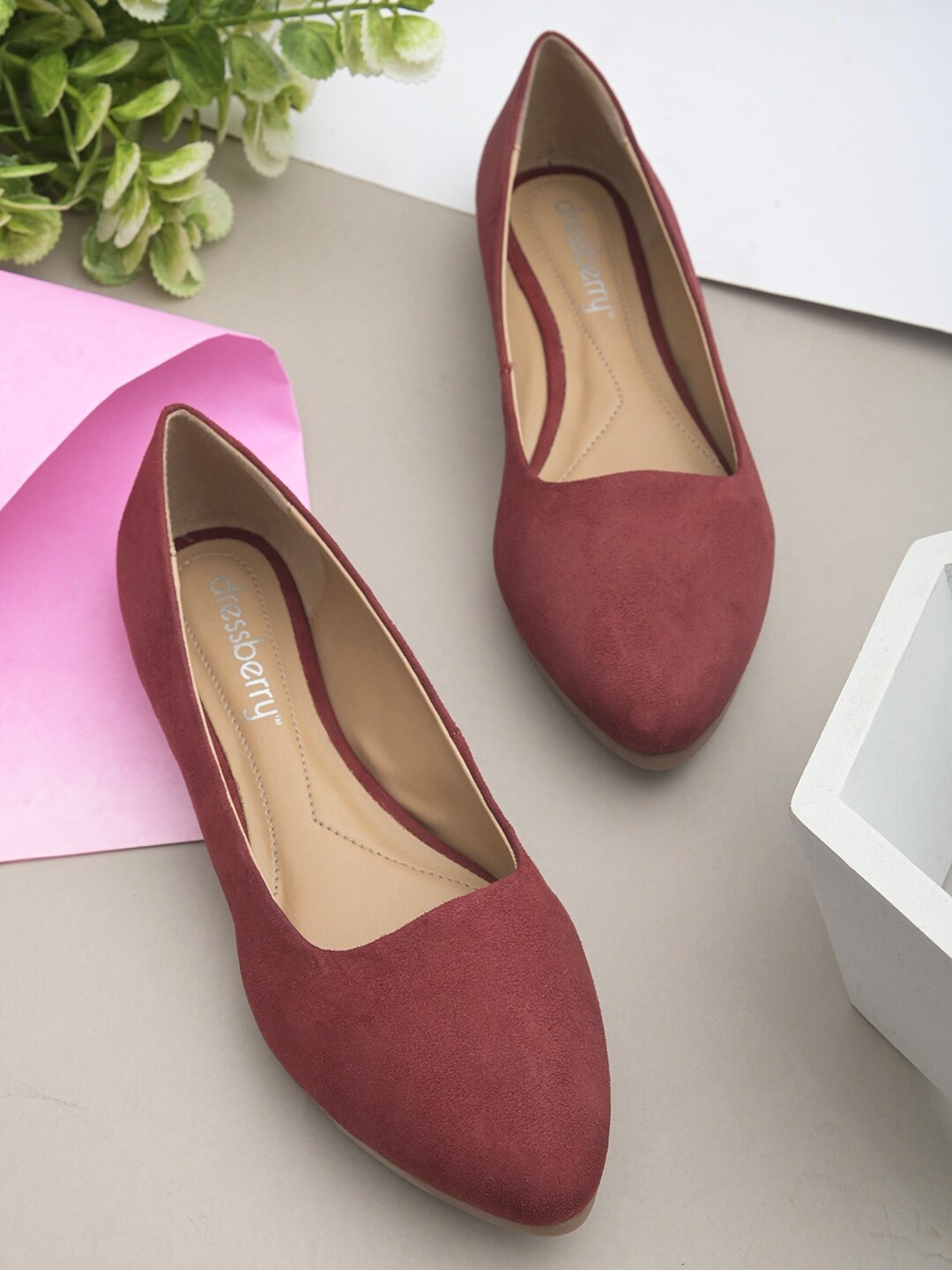 

DressBerry Women Burgundy Solid Ballerinas Flats