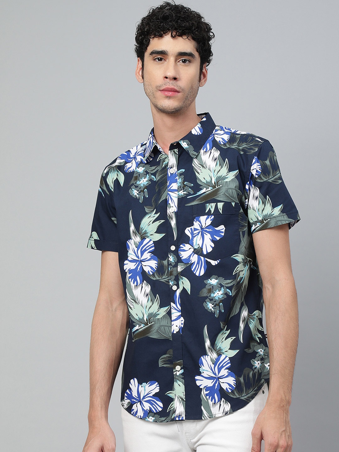 

VEIRDO Men Navy Blue Striped Casual Shirt