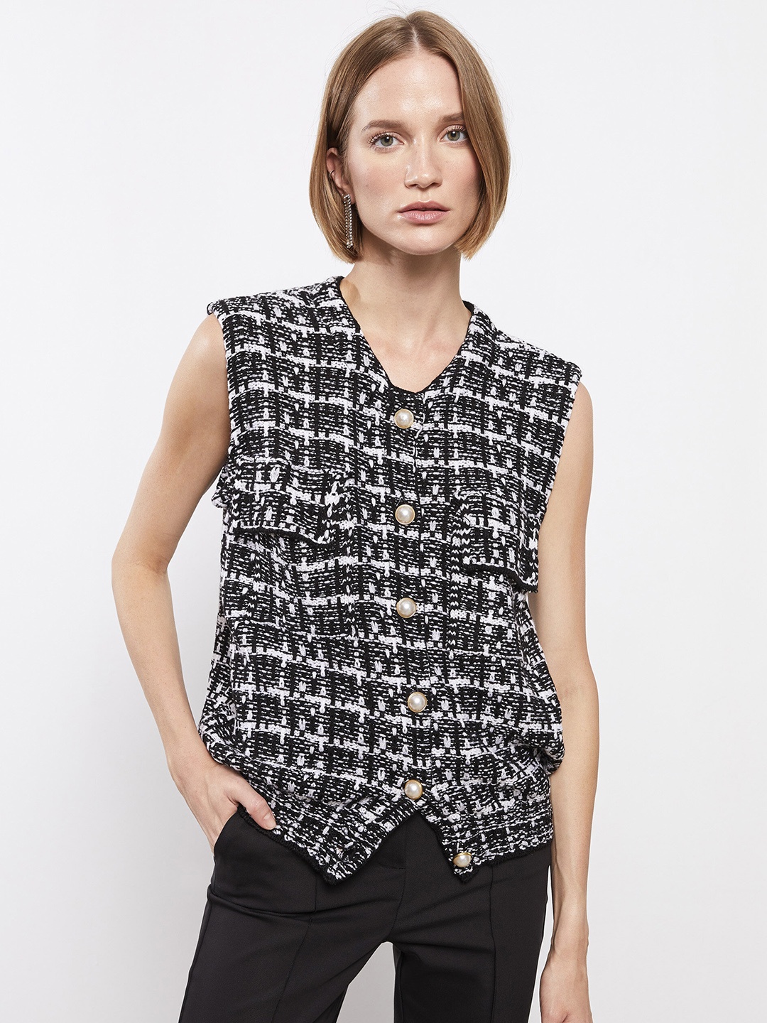 

LC Waikiki Women Black & White Checked Patterned Cardigan