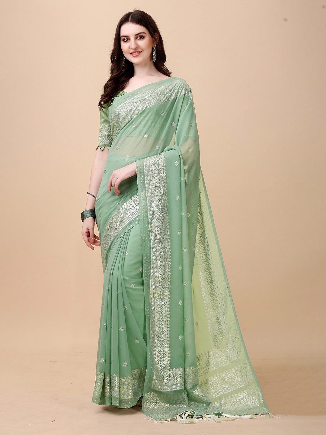 

Anjaneya Sarees Green Ethnic Motifs Silk Blend Banarasi Saree