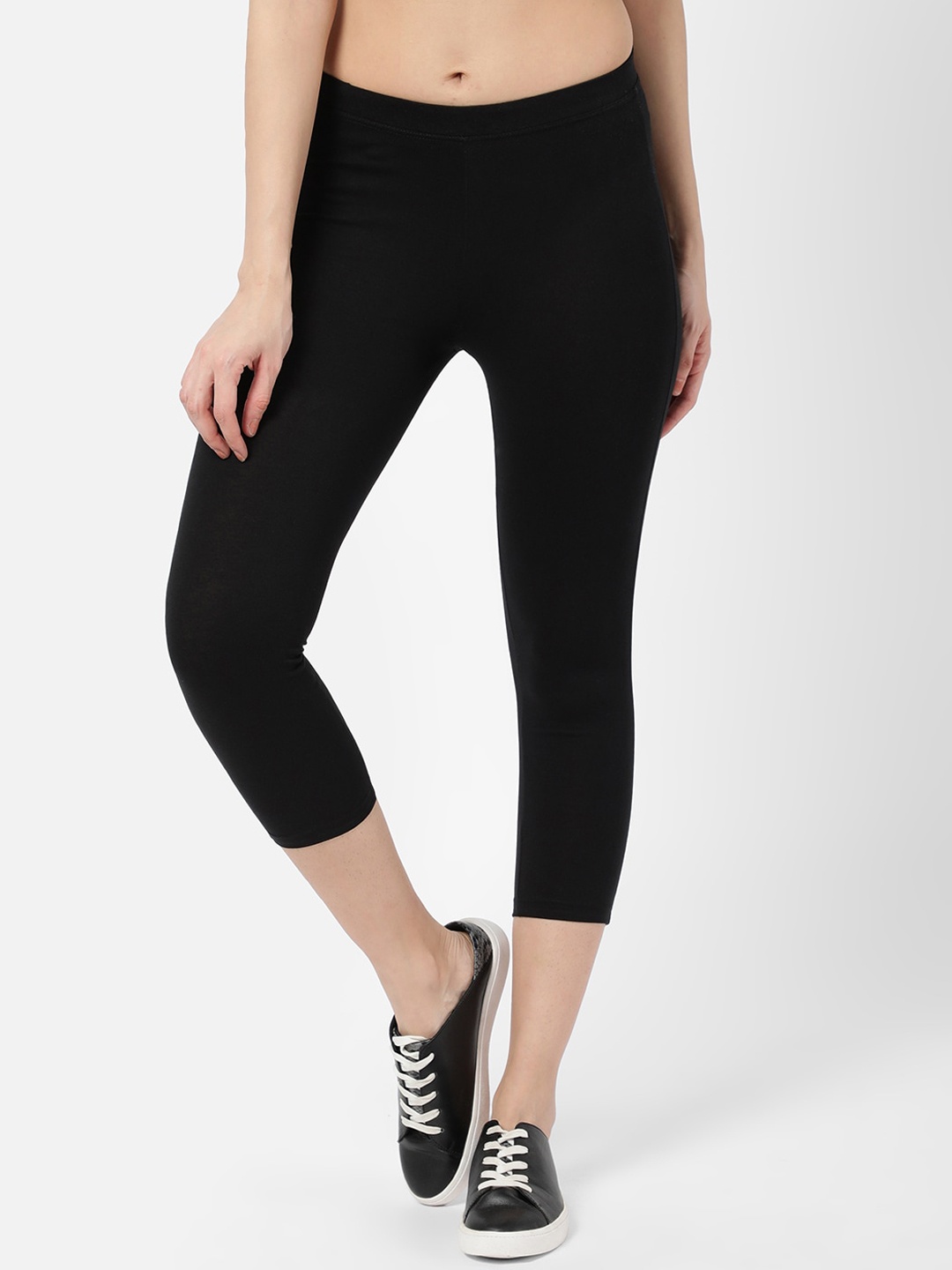 

R&B Women Black Solid Three-Fourth Leggings