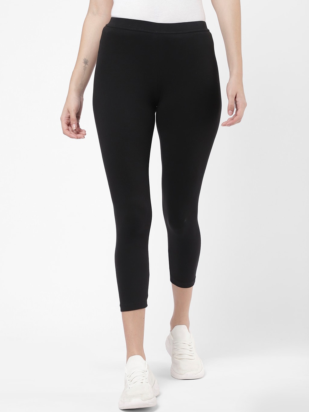 

R&B Women Black Solid Three-Fourth Leggings