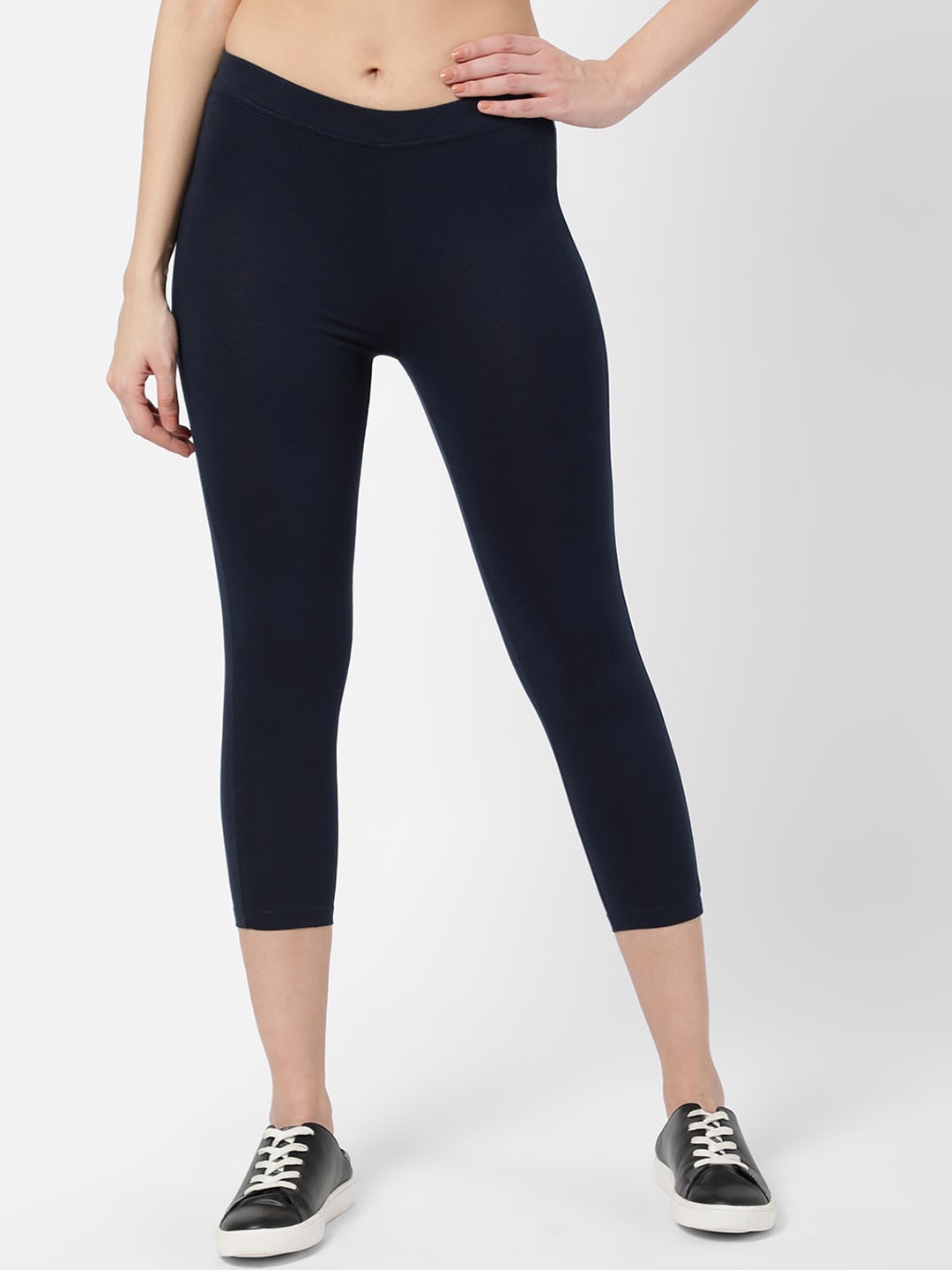 

R&B Women Blue Solid Three Fourth-Length Leggings, Black