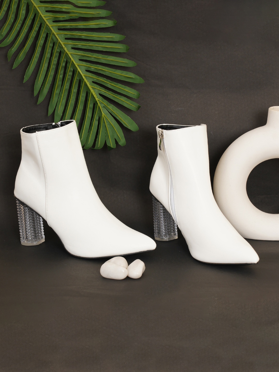 

SHUZ TOUCH Women White Solid Boots