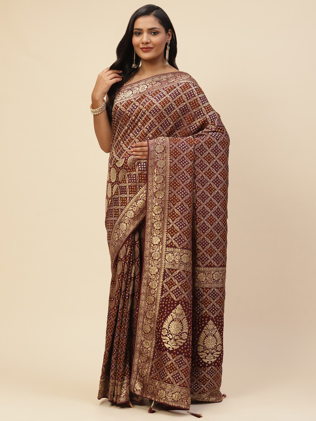 

Meena Bazaar Women Burgundy & Gold-Toned Floral Art Silk Banarasi Saree