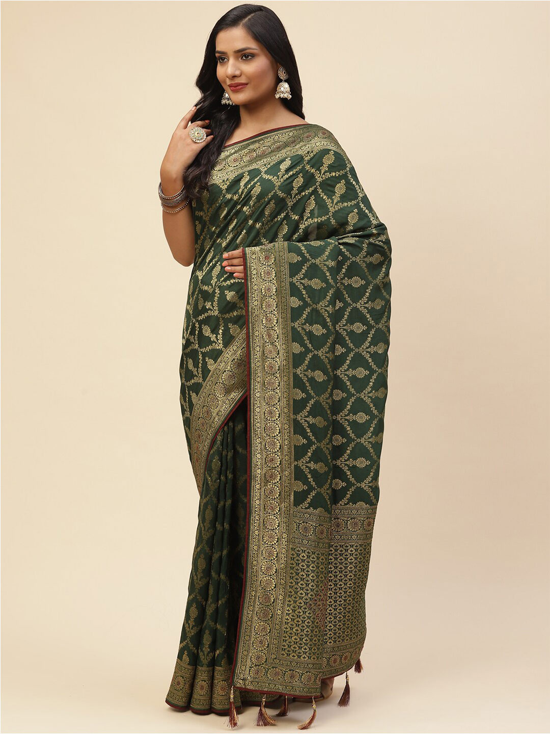 

Meena Bazaar Women Green & Gold-Toned Floral Art Silk Banarasi Saree