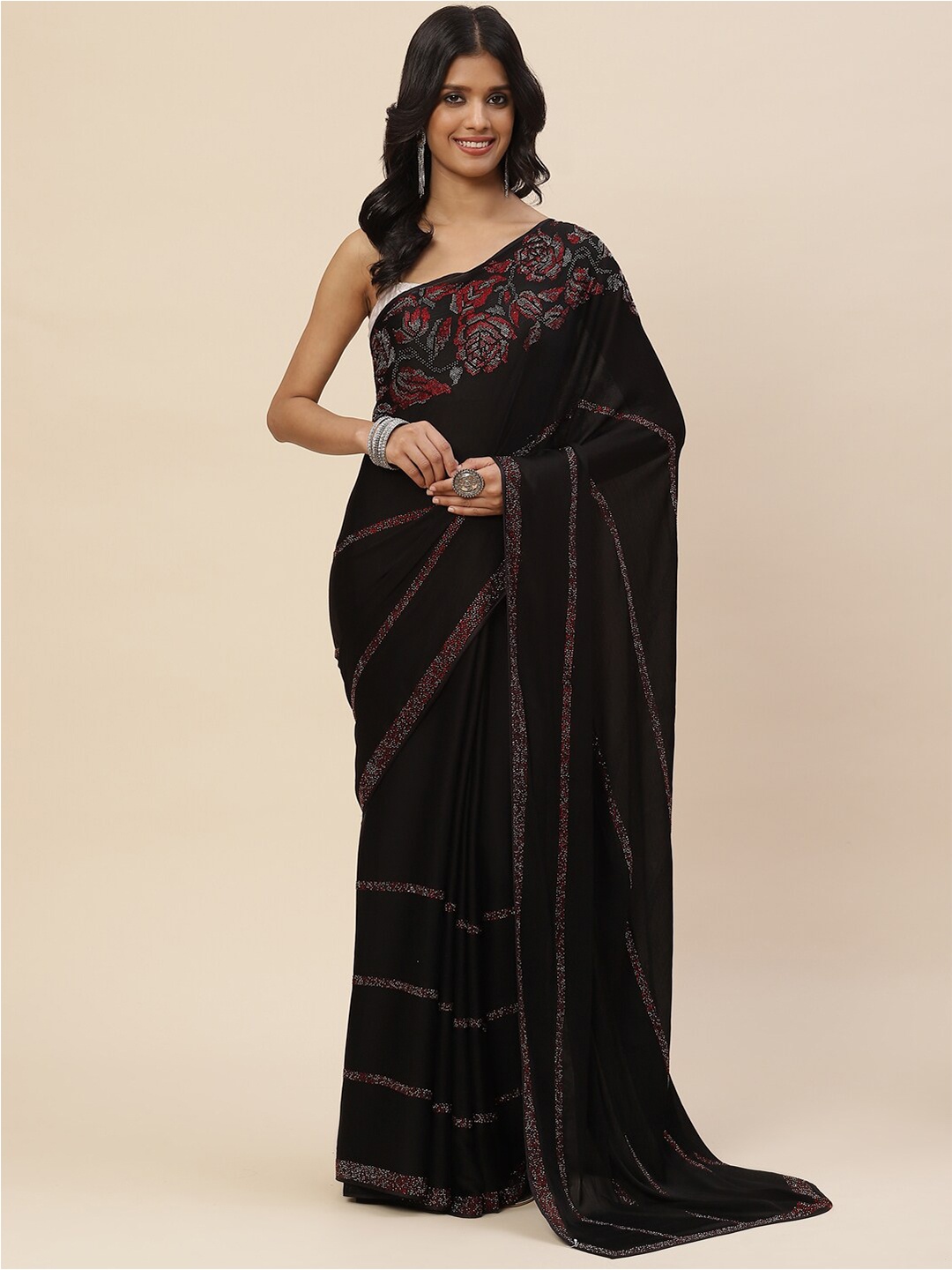 

Meena Bazaar Black & White Embellished Beads And Stones Saree