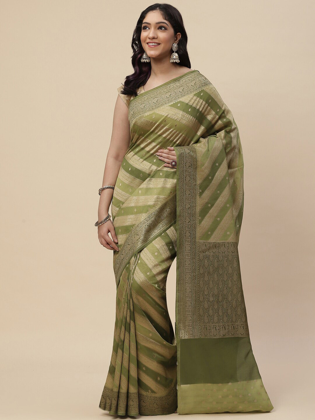 

Meena Bazaar Green & Gold-Toned Woven Design Zari Pure Cotton Saree