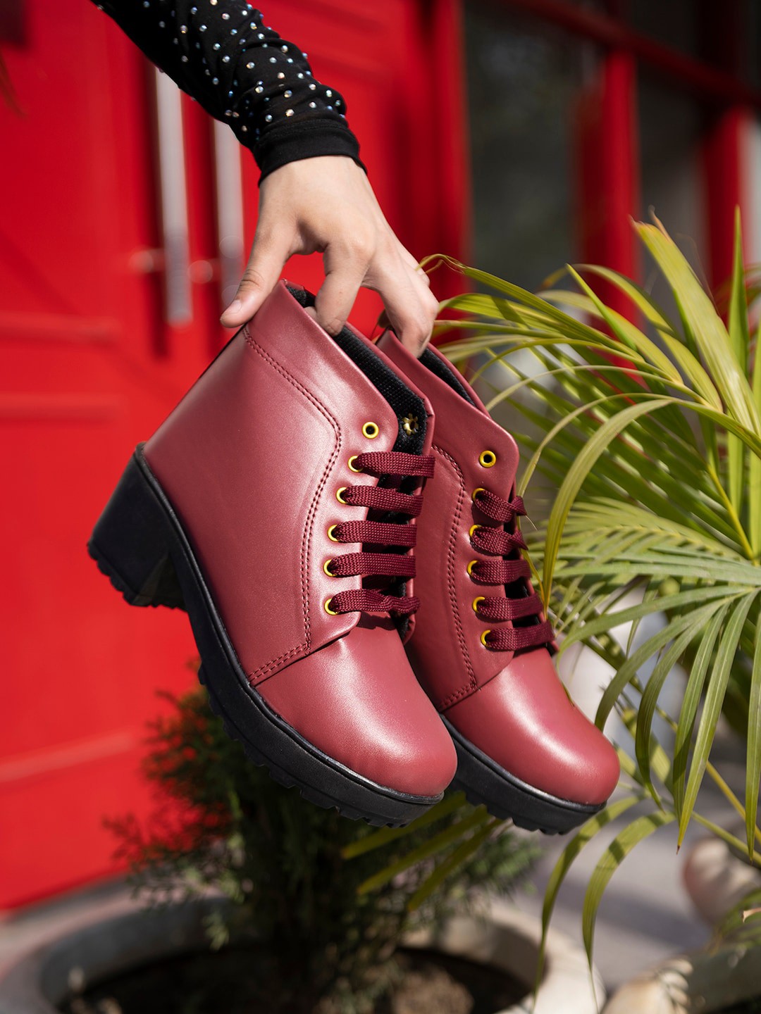 

Shoetopia Women Maroon Solid Regular Boots