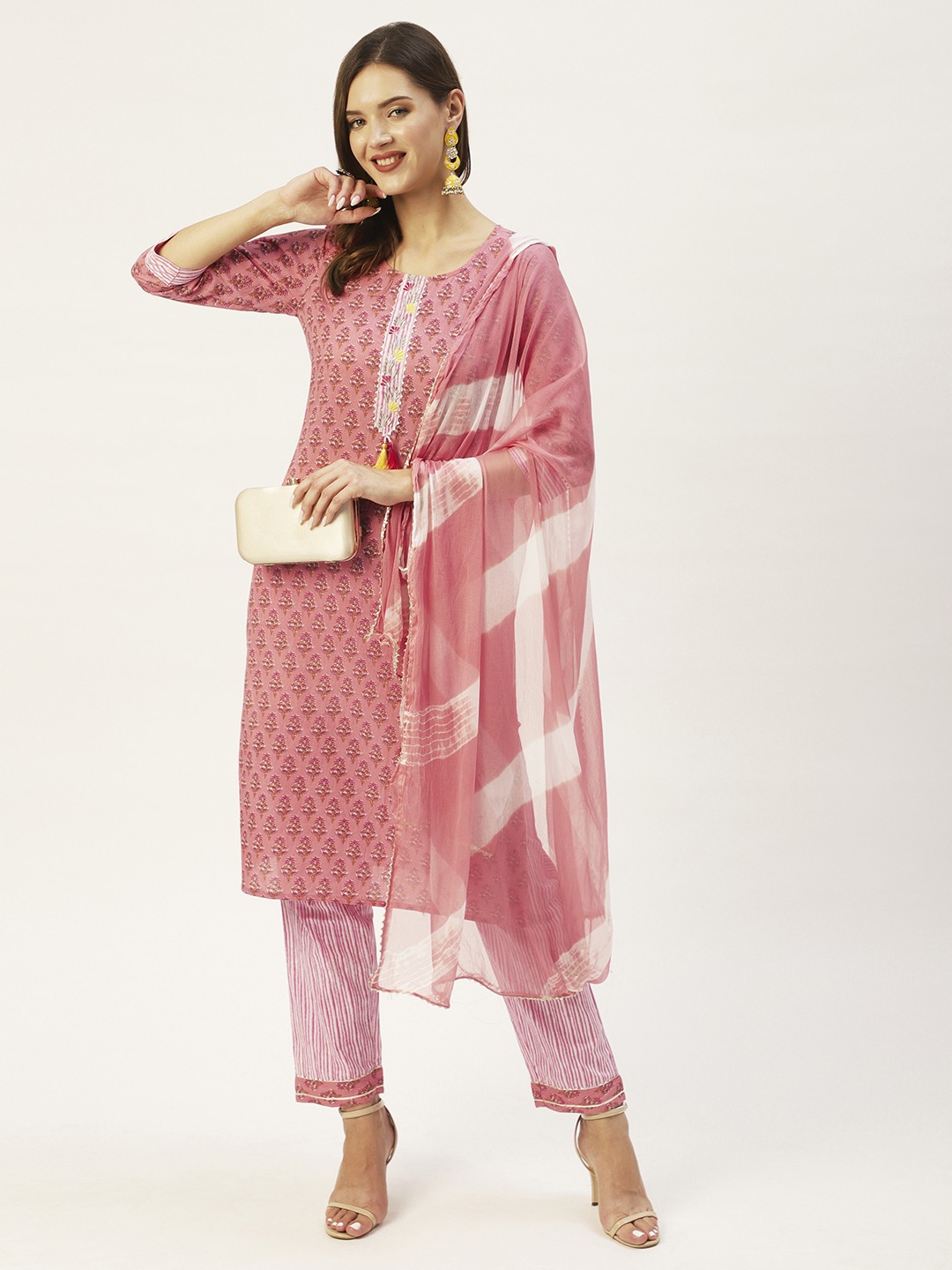 

Anubhutee Women Peach-Coloured Floral Printed Pure Cotton Kurta with Trousers & With Dupatta