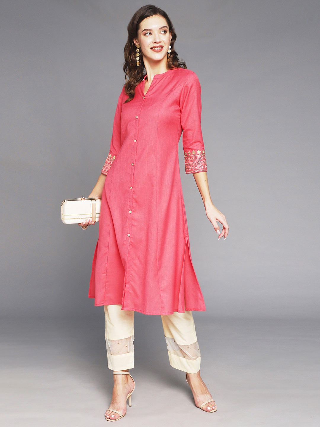 

Anubhutee Women Coral Kurta
