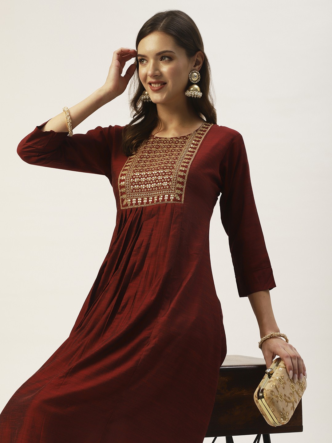 

Anubhutee Ethnic Motifs Embroidered Straight Fit Kurta, Maroon