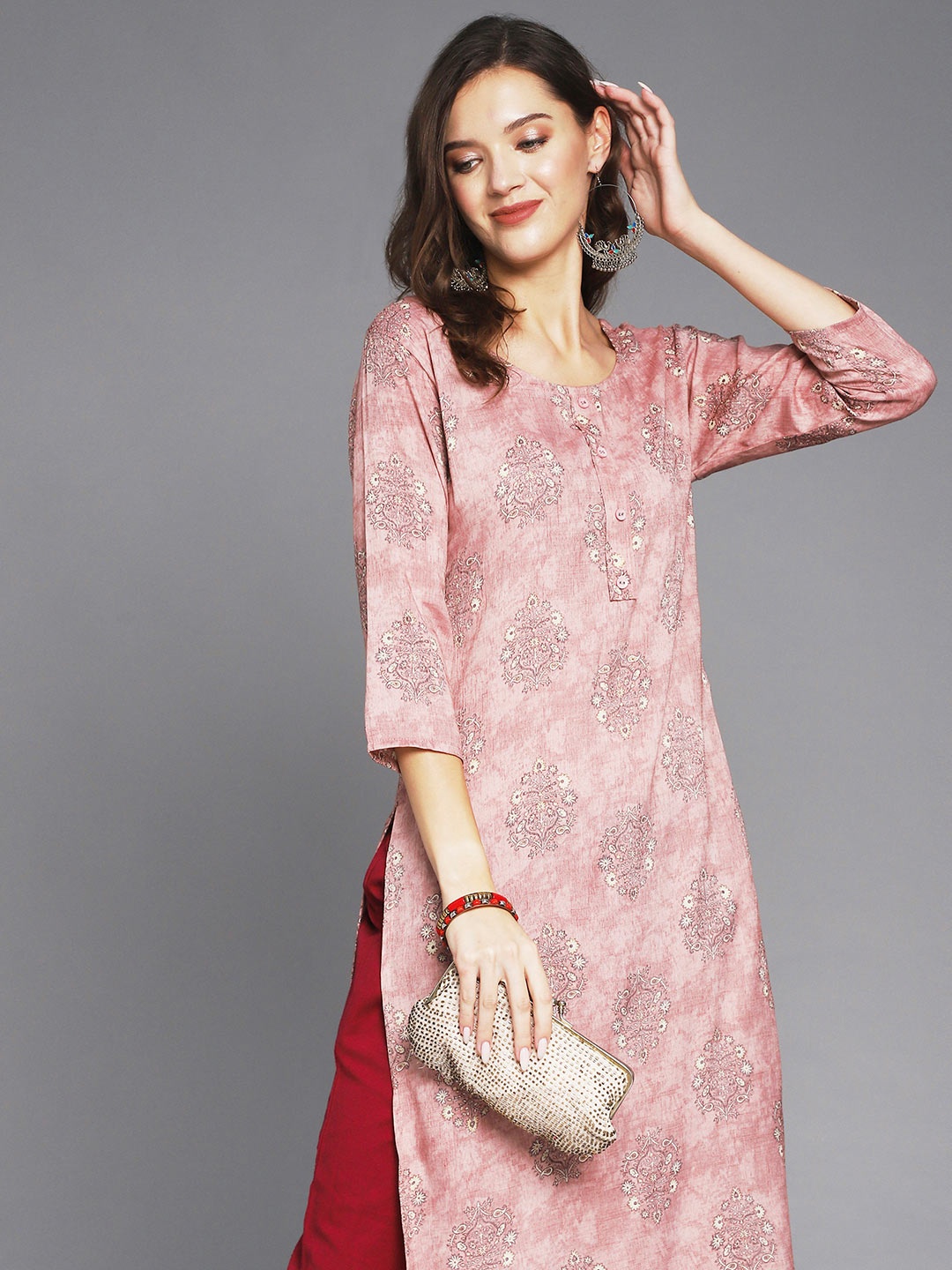 

Anubhutee Women Peach-Coloured Ethnic Motifs Kurta