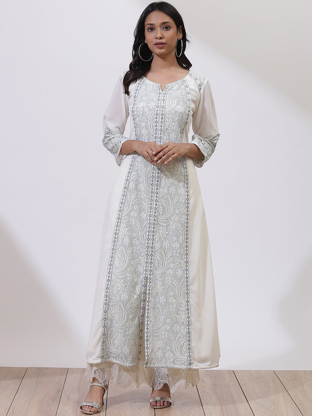 

Lakshita Women White & Grey Floral Embroidered Kurta