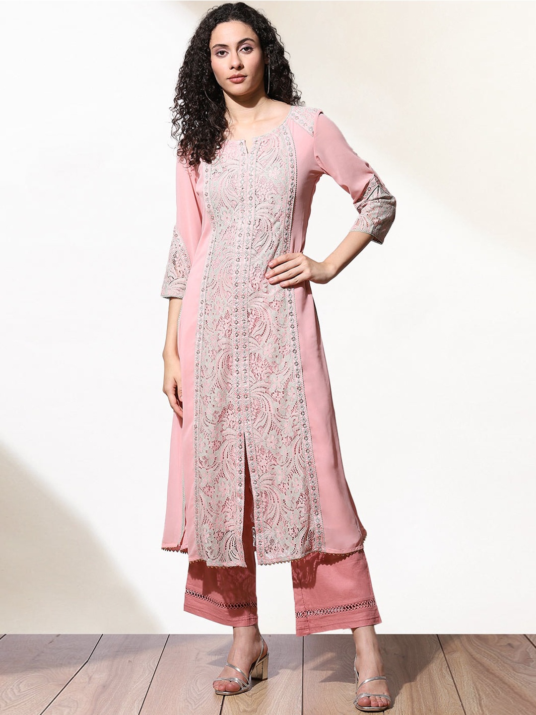 

Lakshita Women Pink & Grey Floral Embroidered Thread Work Kurta