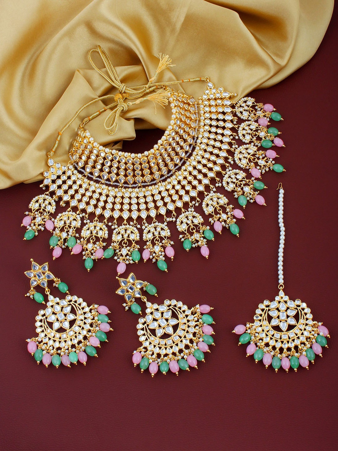

LUCKY JEWELLERY Gold-Plated & White Kundan Studded Jewellery Set