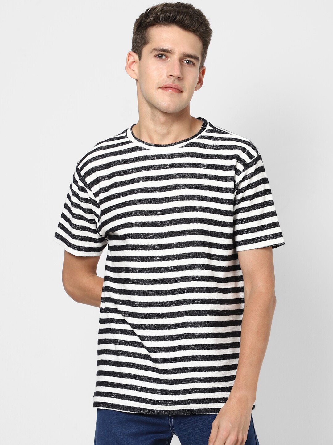 

VASTRADO Men White Striped T-shirt