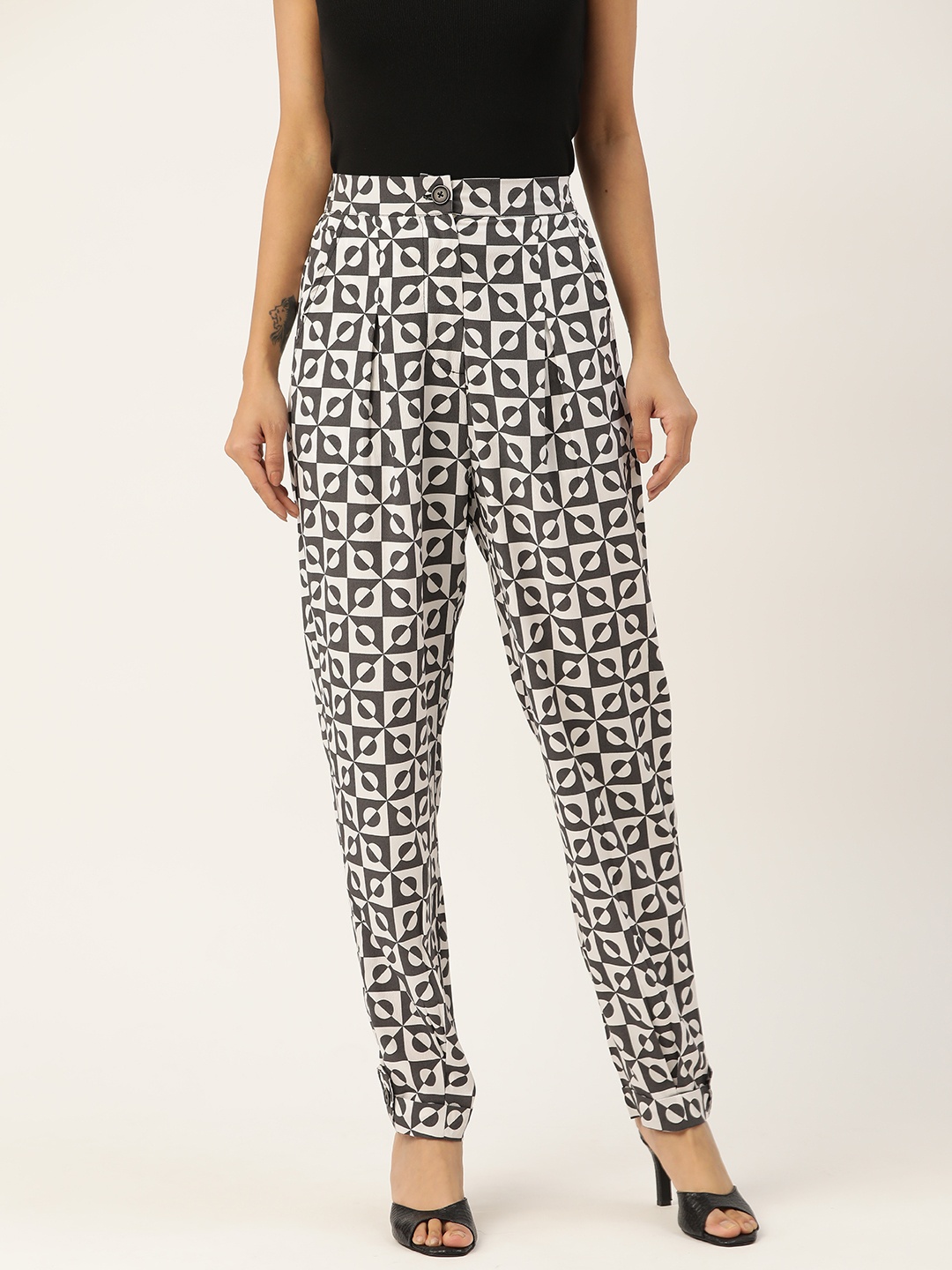 

Antheaa Women Black & White Printed Comfort Loose Fit High-Rise Trousers