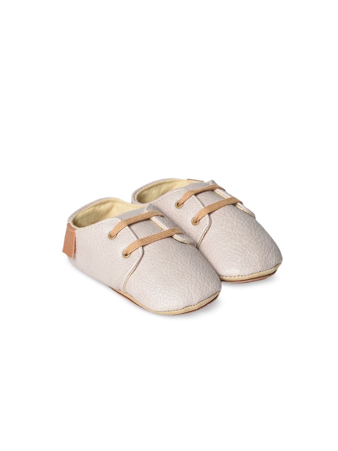 

MiArcus Infants Cream-Colored Solid Booties