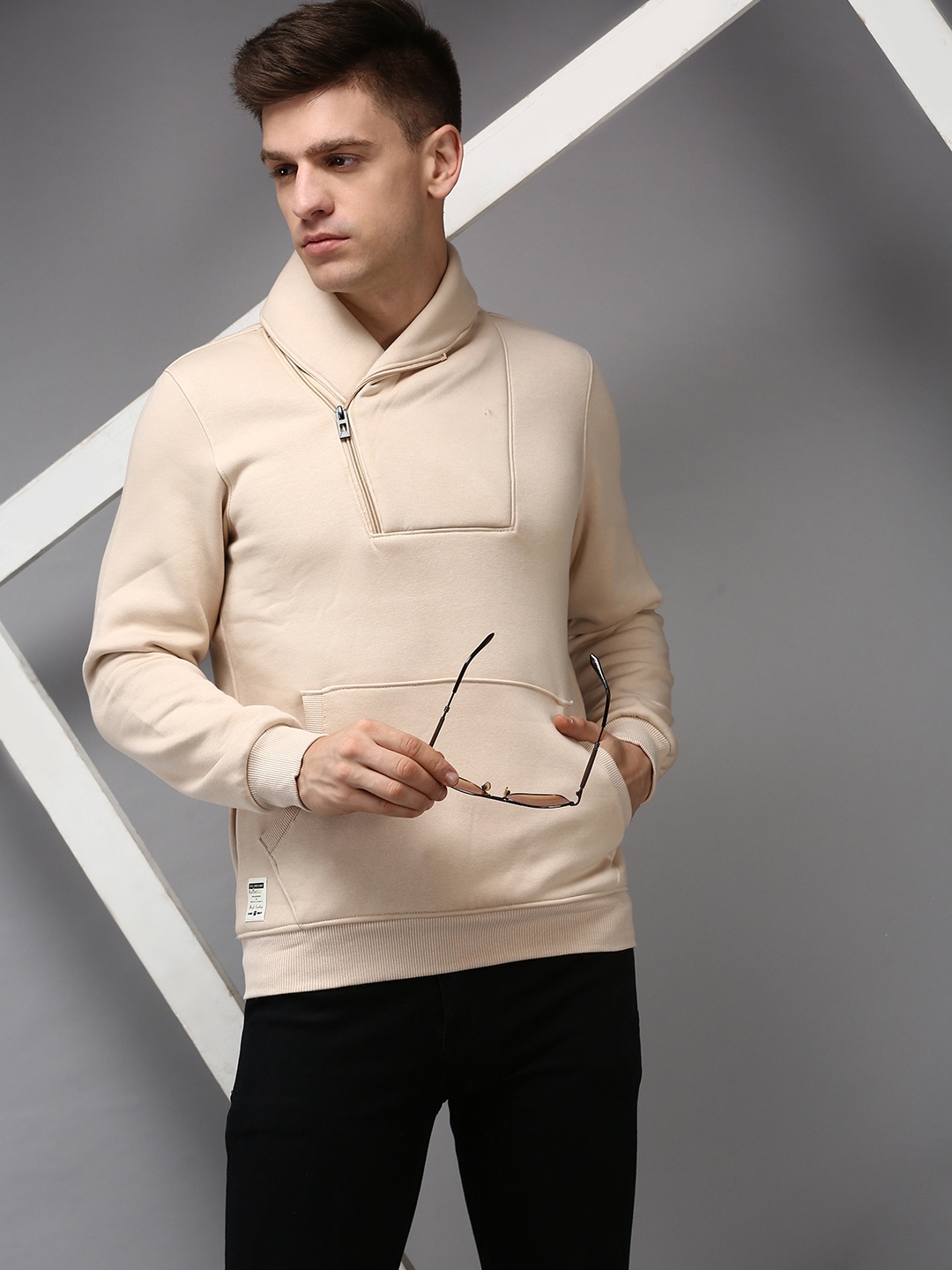 

SHOWOFF Men Cream-Coloured Cotton Sweatshirt