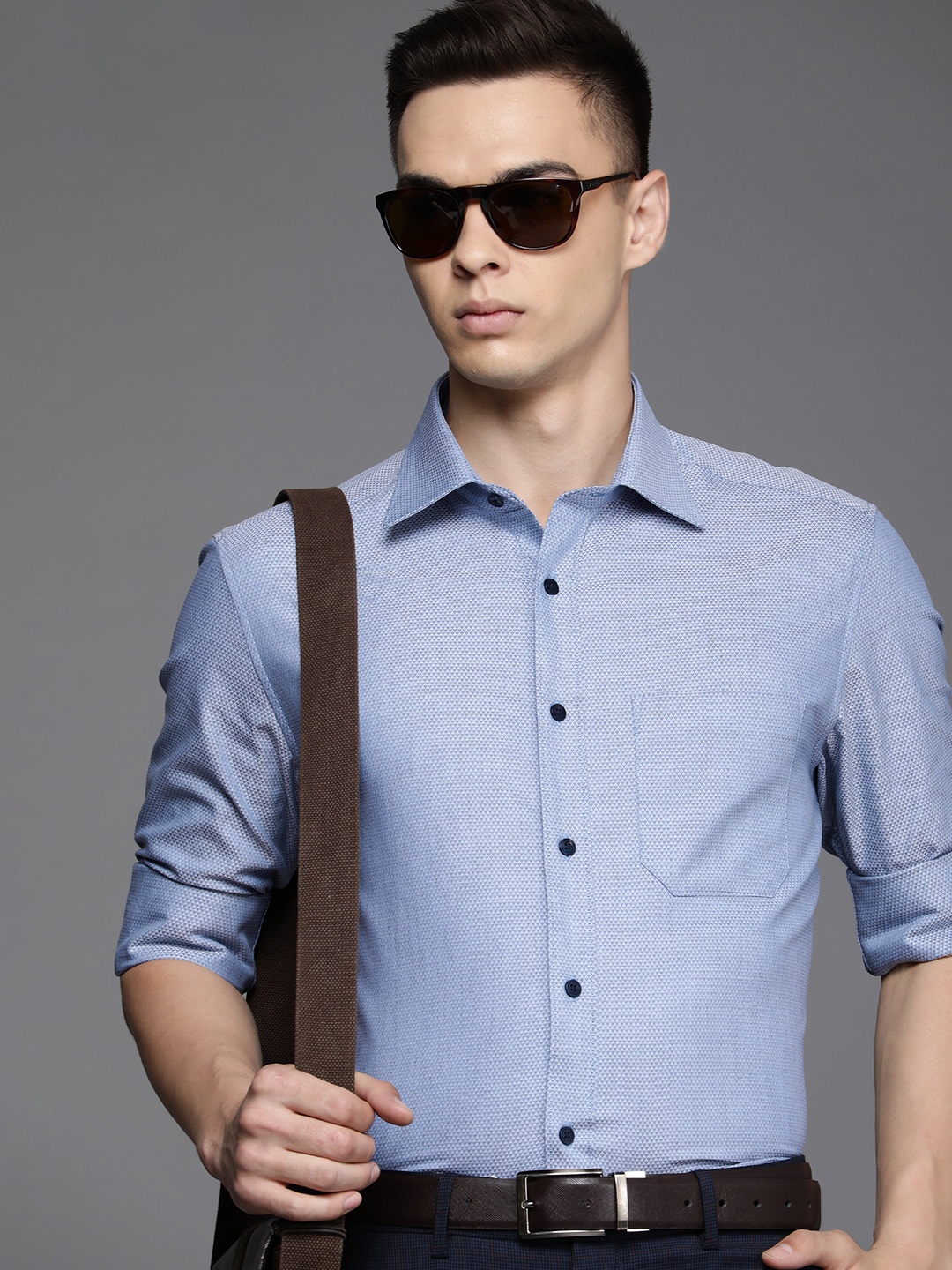 

Louis Philippe Men Geometric Printed Pure Cotton Formal Shirt, Blue