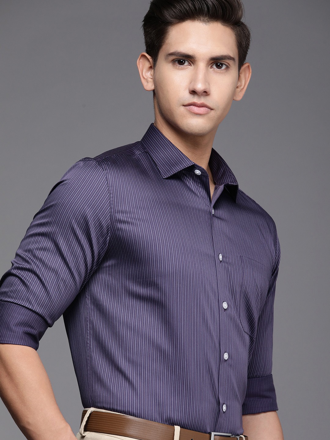 

Louis Philippe Slim Fit Vertical Striped Pure Cotton Formal Shirt, Navy blue