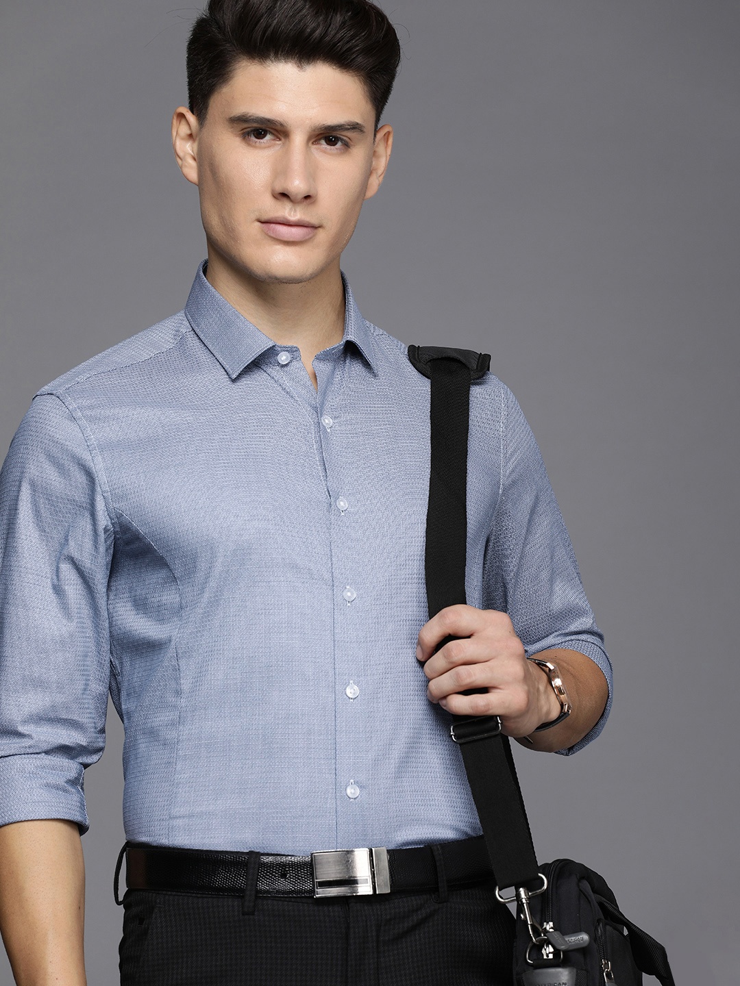 

Louis Philippe Men Navy Blue Slim Fit Micro-Ditsy Printed Formal Shirt