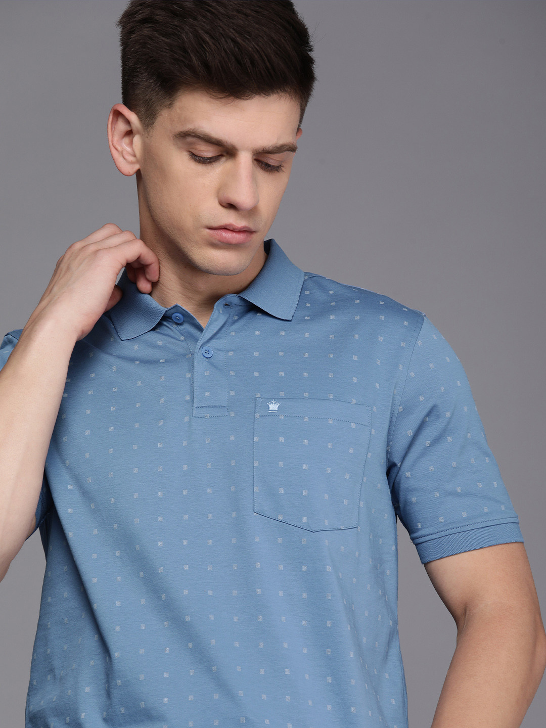 

Louis Philippe Men Blue Geometric Printed Pure Cotton T-shirt