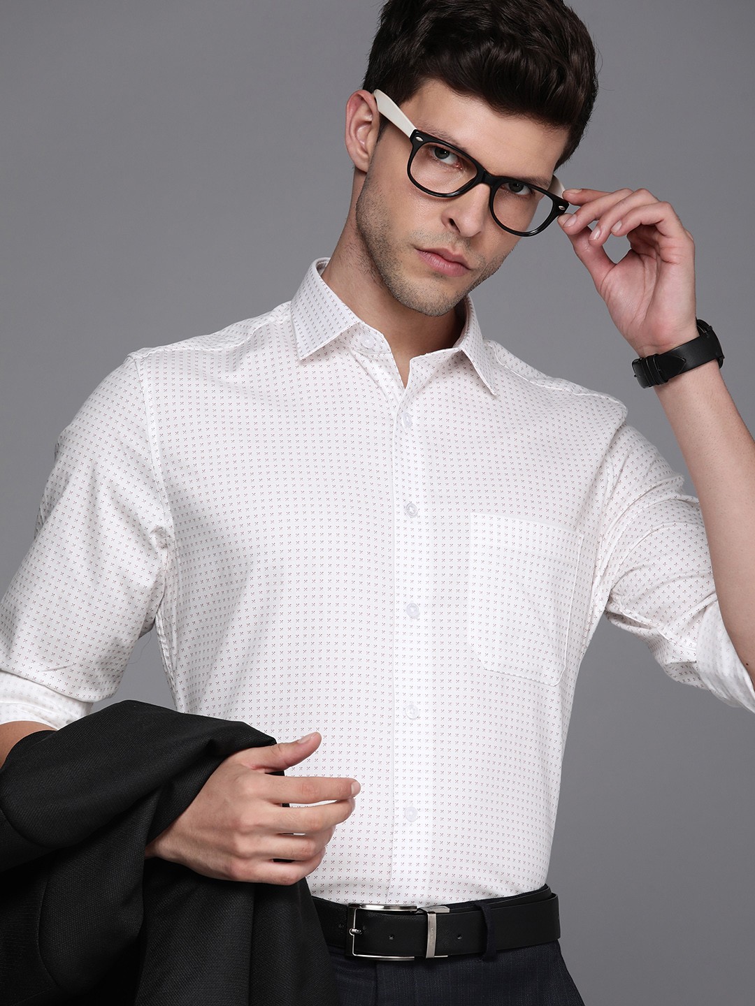 

Louis Philippe Men White & Mauve Slim Fit Ditsy Printed Pure Cotton Formal Shirt