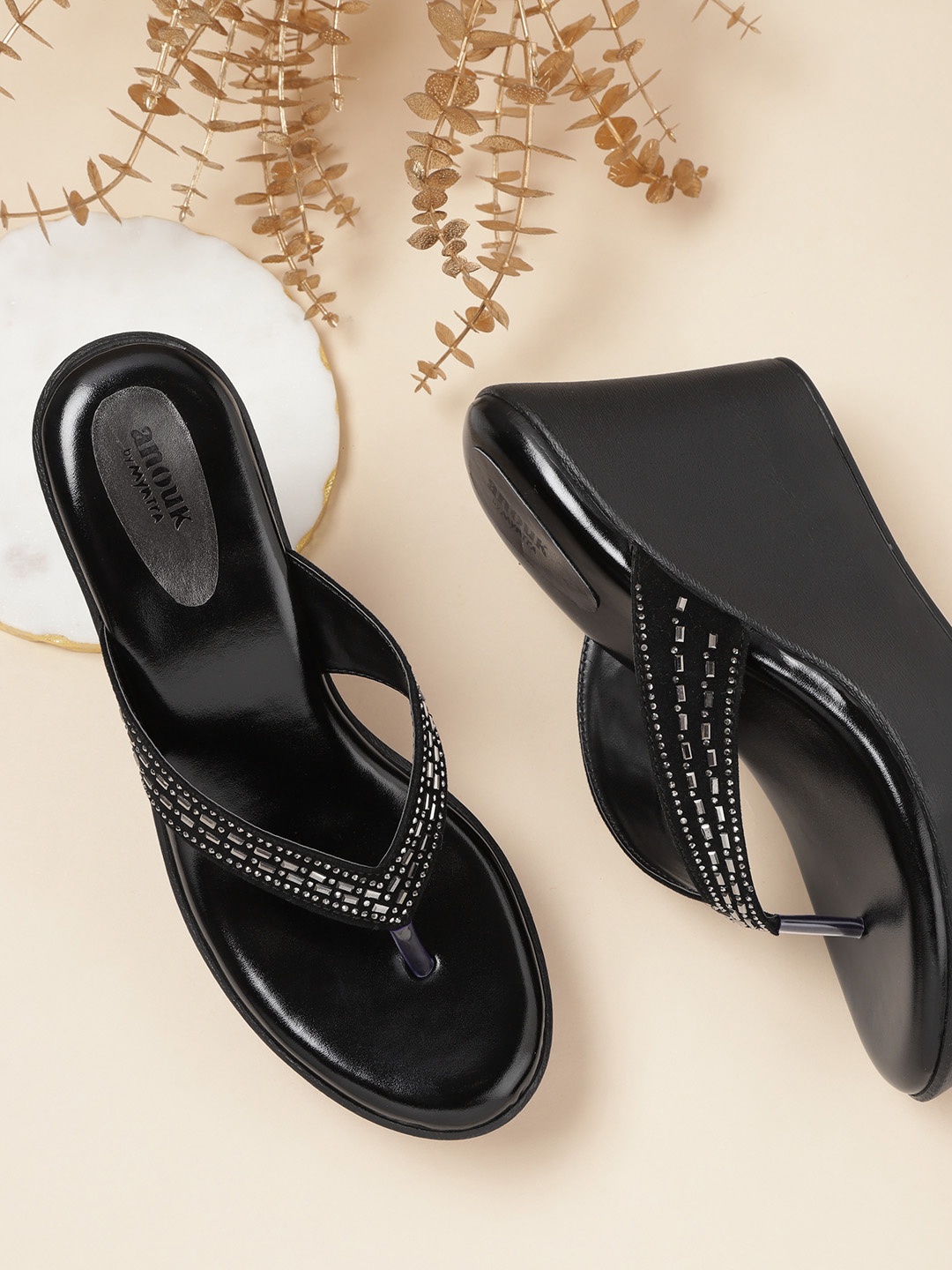 

Anouk Embellished Ethnic Wedges, Black