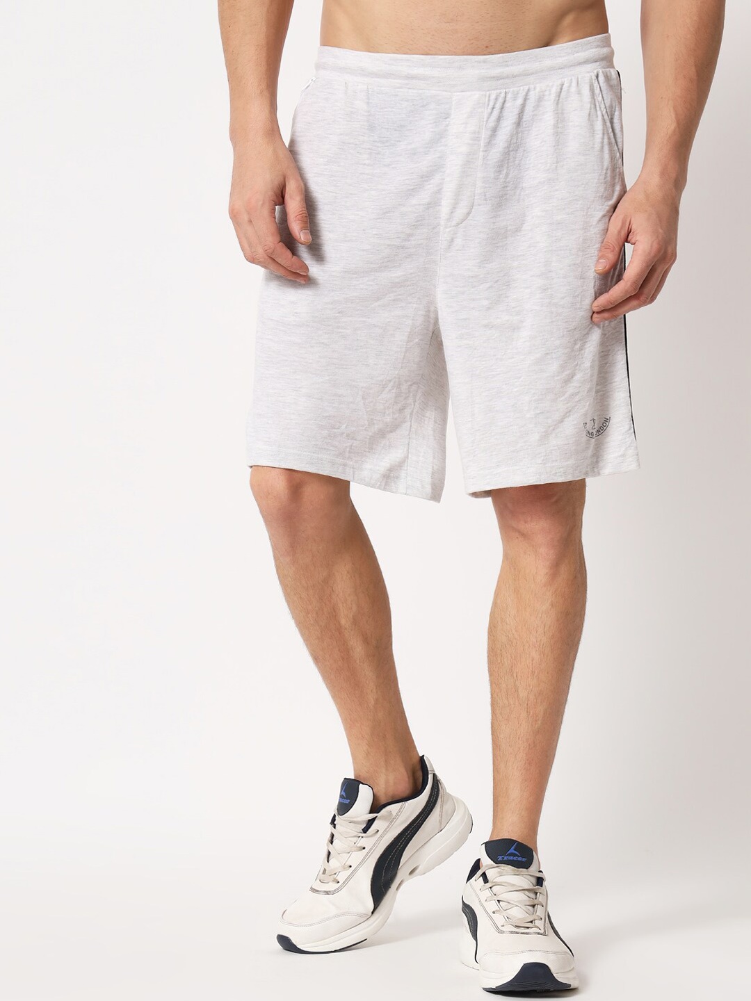 

Aazing London Men White Solid Cotton Sports Shorts