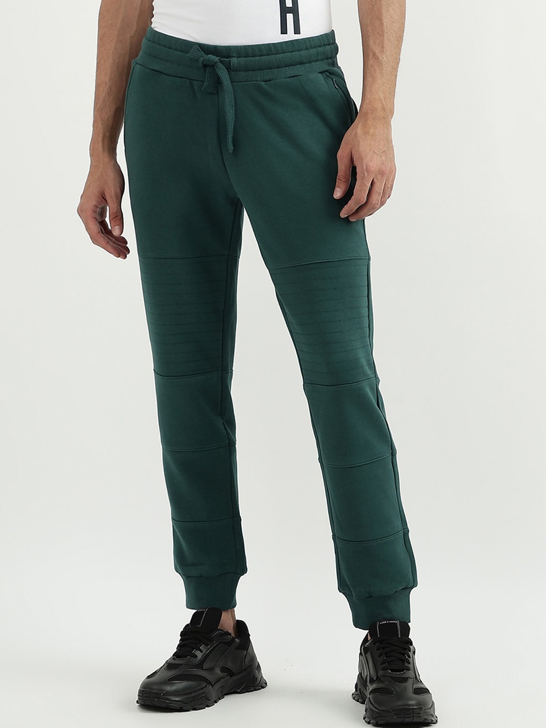 

United Colors of Benetton Men Dark Green Solid Joggers