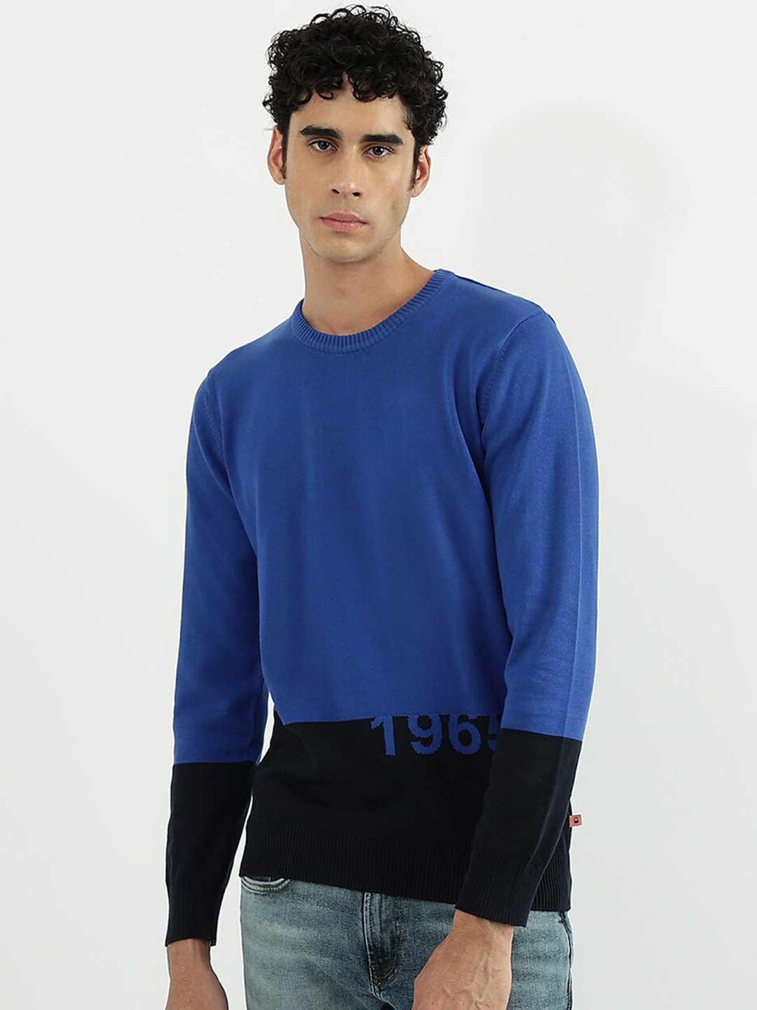 

United Colors of Benetton Men Blue Colourblocked Sweatshirt