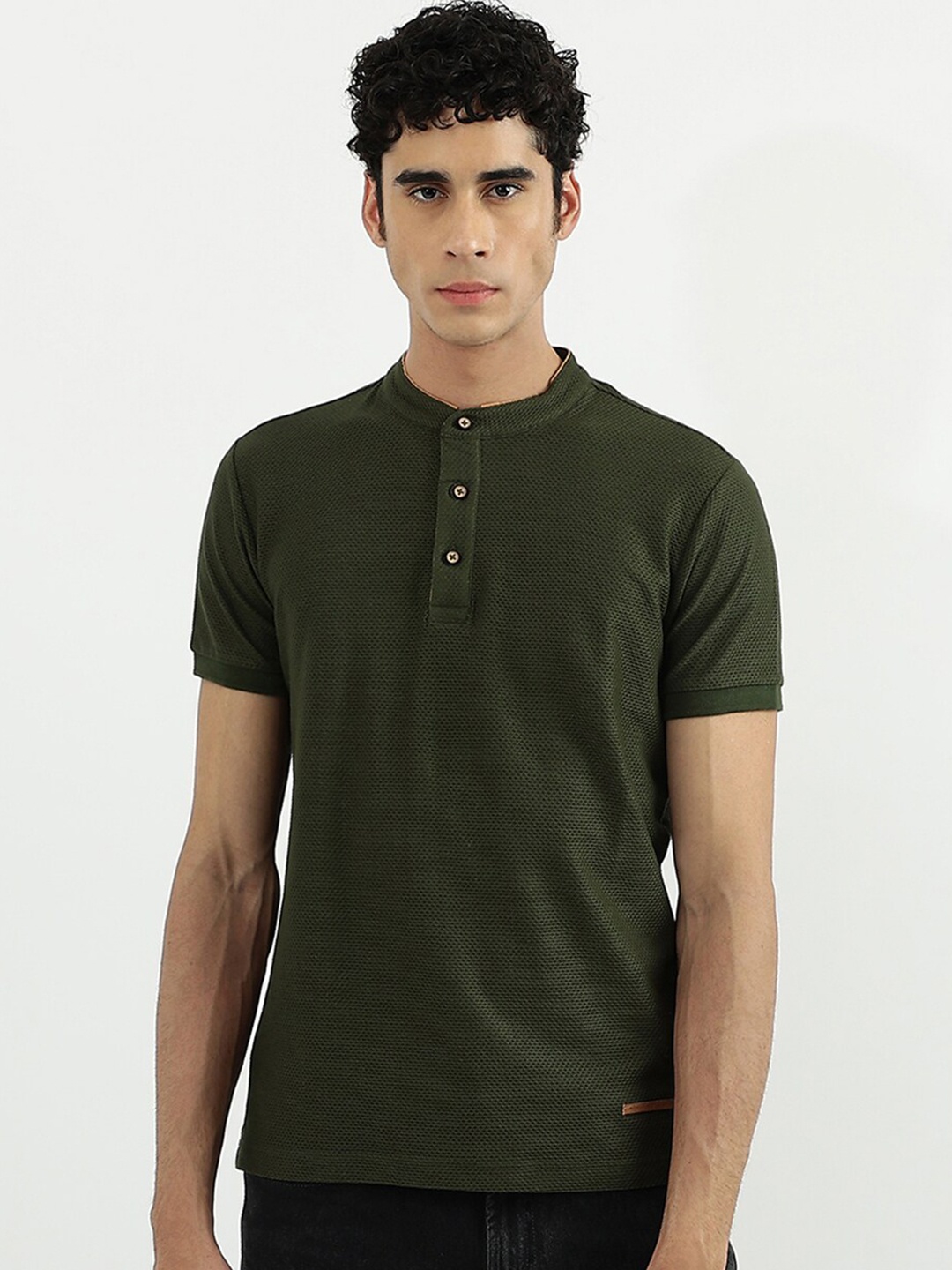 

United Colors of Benetton Men Olive Green Mandarin Collar T-shirt