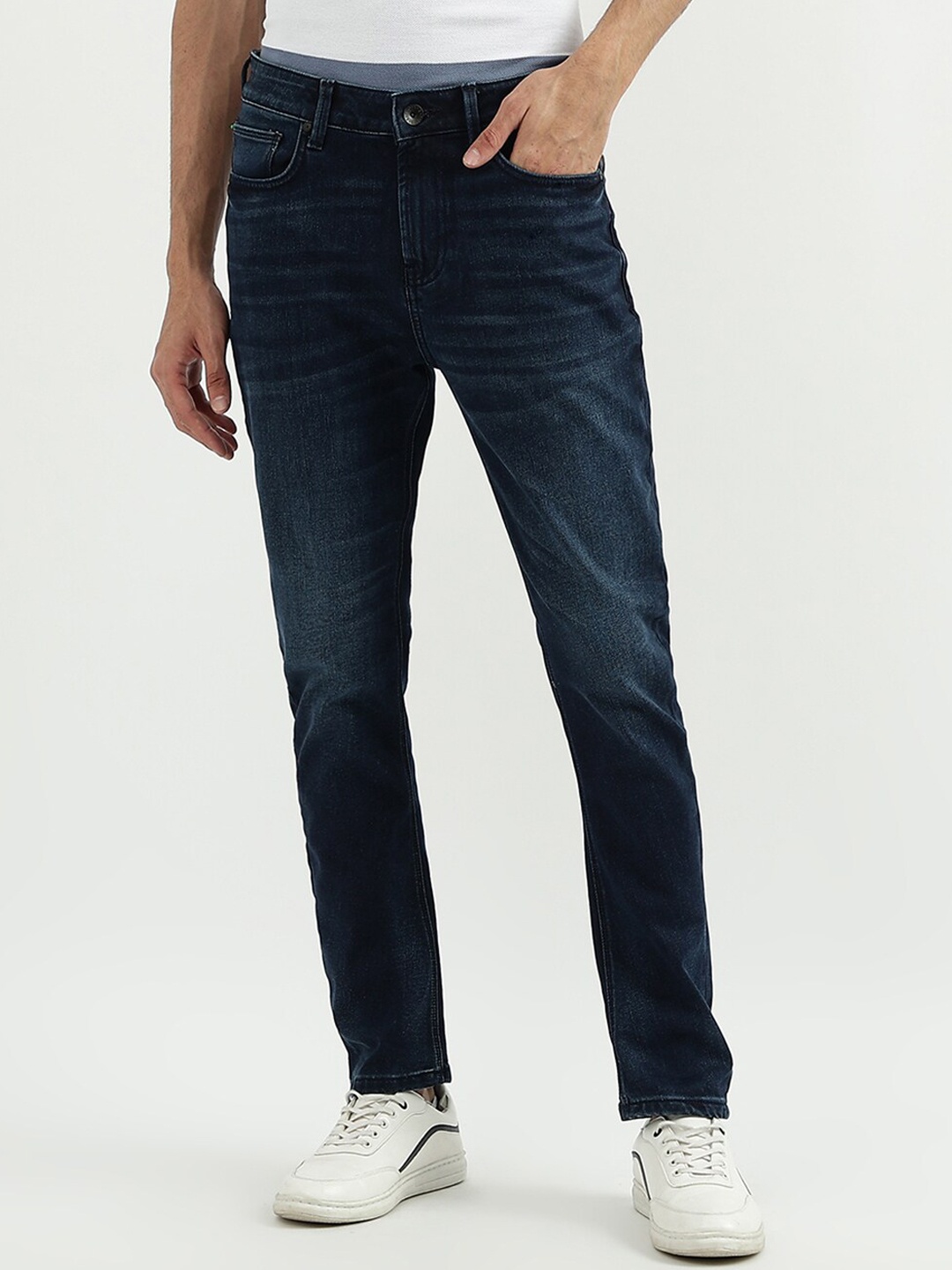

United Colors of Benetton Men Light Fade Jeans, Blue
