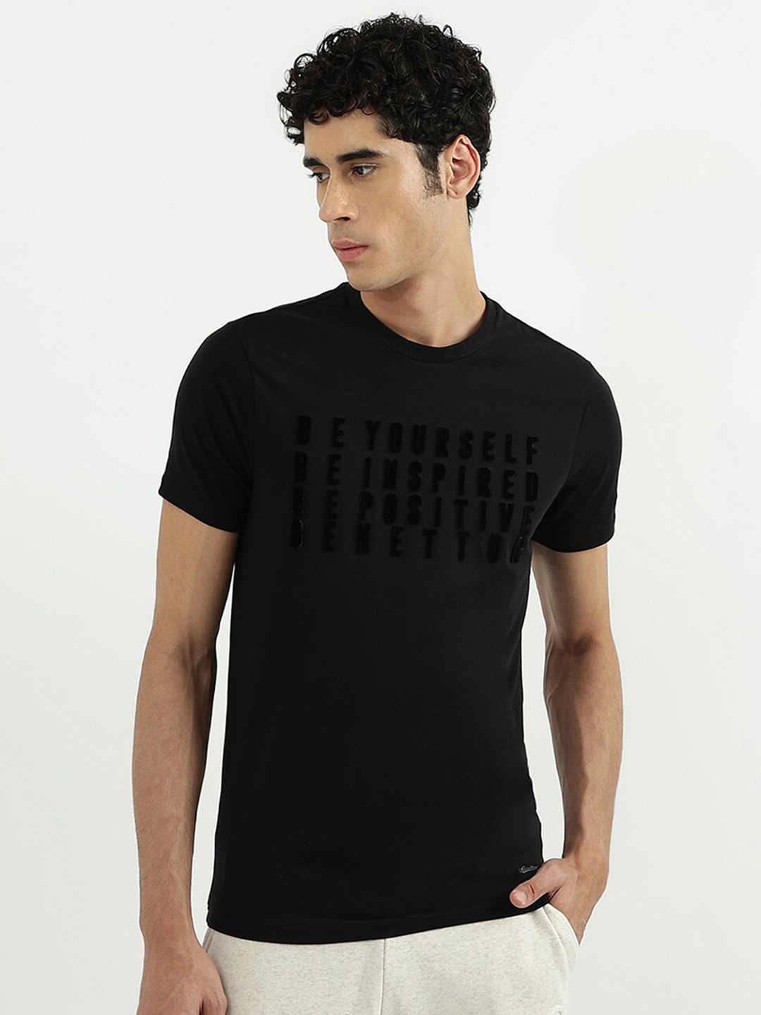 

United Colors of Benetton Men Black Solid Typography Printed Cotton T-shirt