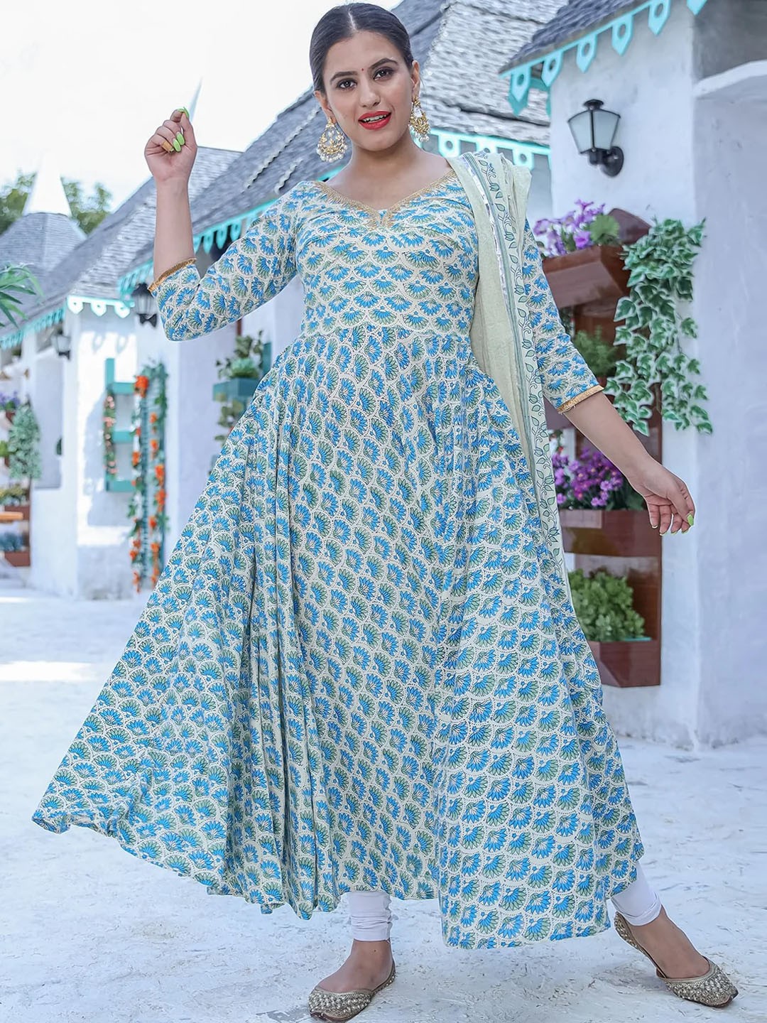 

Ambraee Women White Ethnic Motifs Printed Kurta & Legging With Dupatta