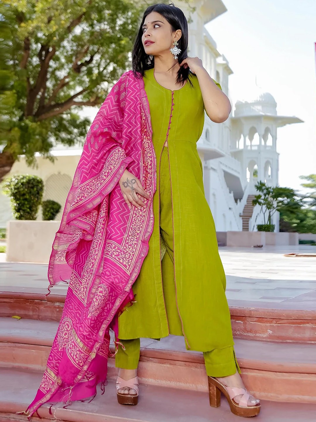 

Ambraee Women Green Kurta with Trousers & Dupatta