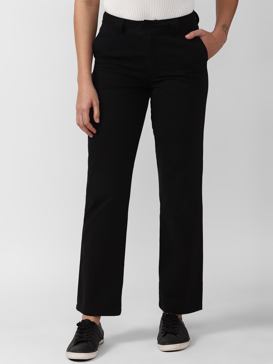 

FOREVER 21 Women Black Regular Fit Jeans