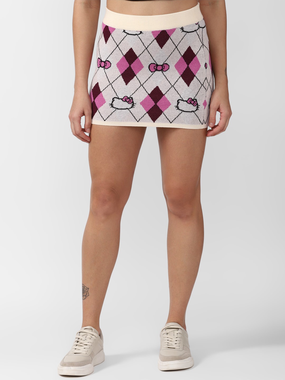 

FOREVER 21 Women Cream Geometric Printed Mini Skirt