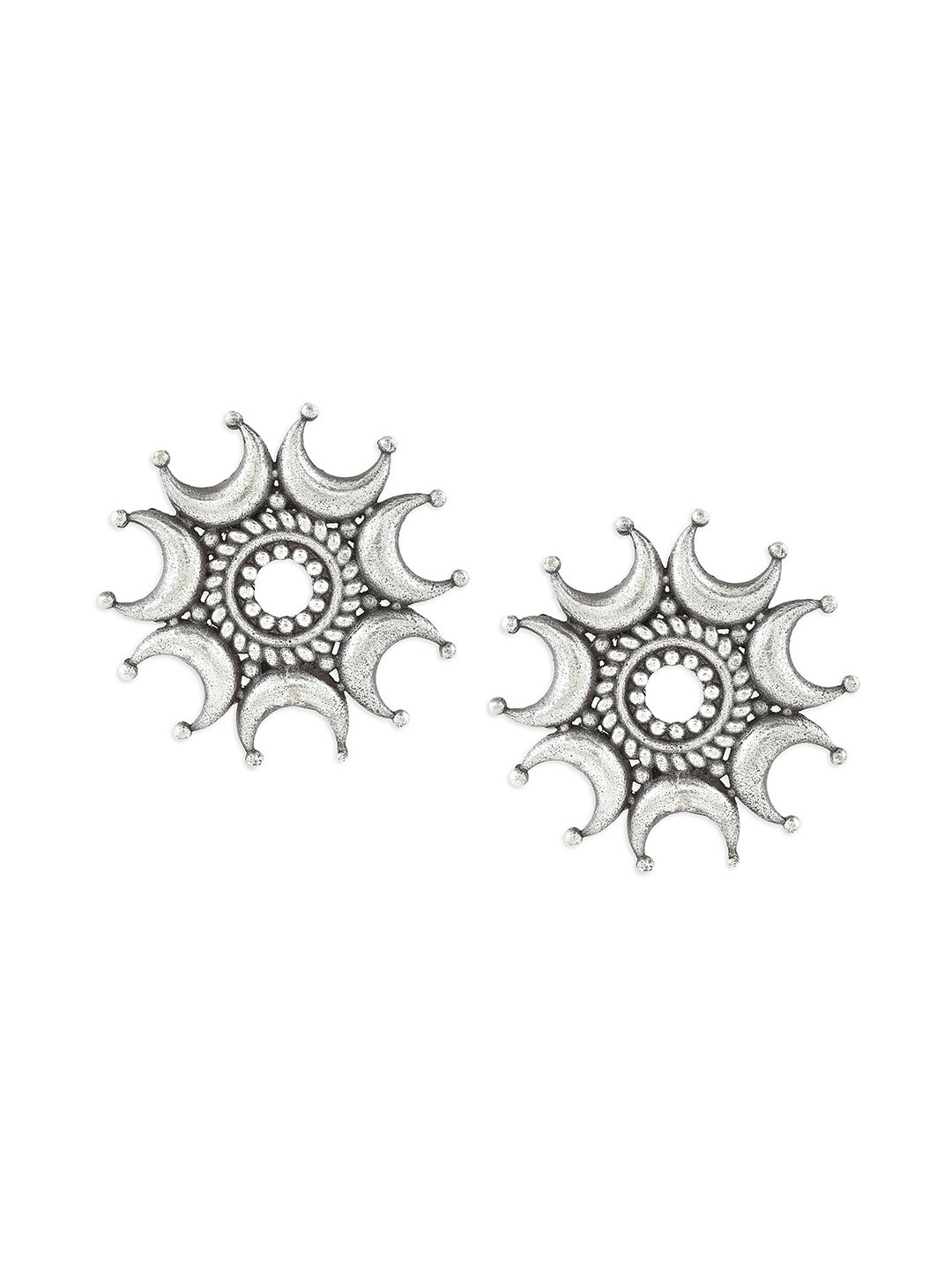 

Ahaanya Silver-Toned Oxidised Contemporary Studs Earrings